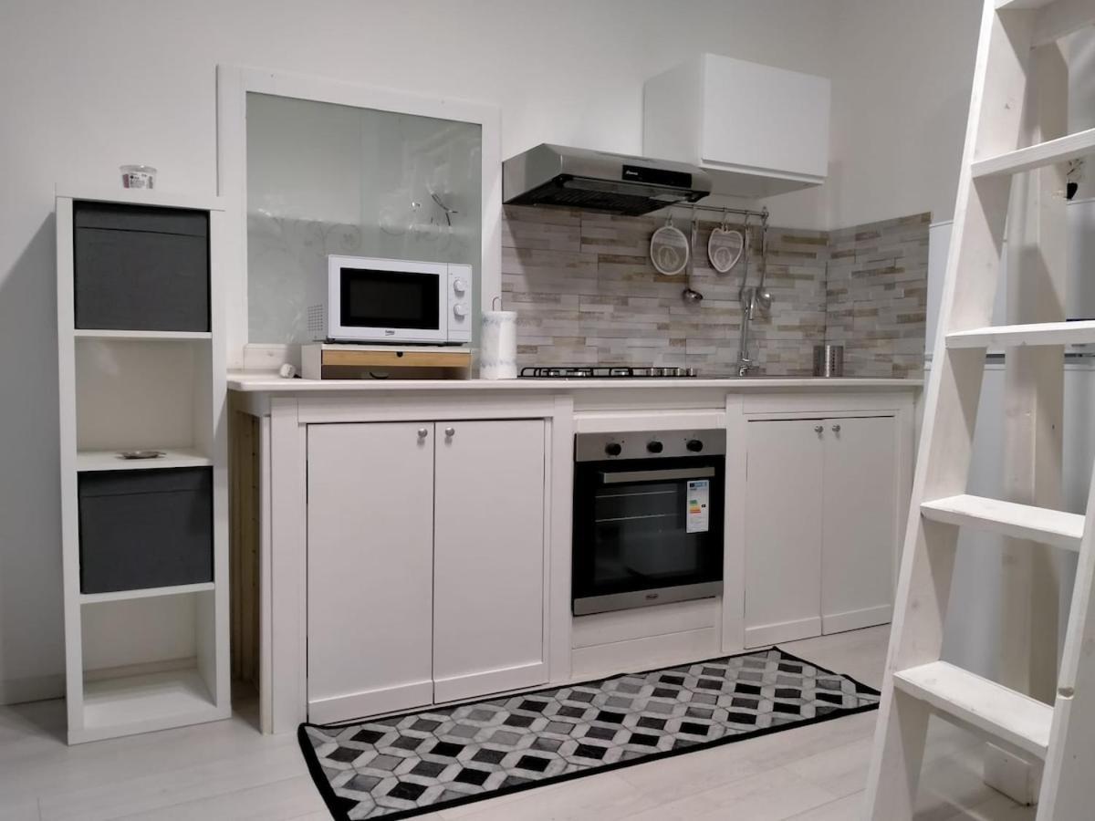 Apartment Single Nearby The